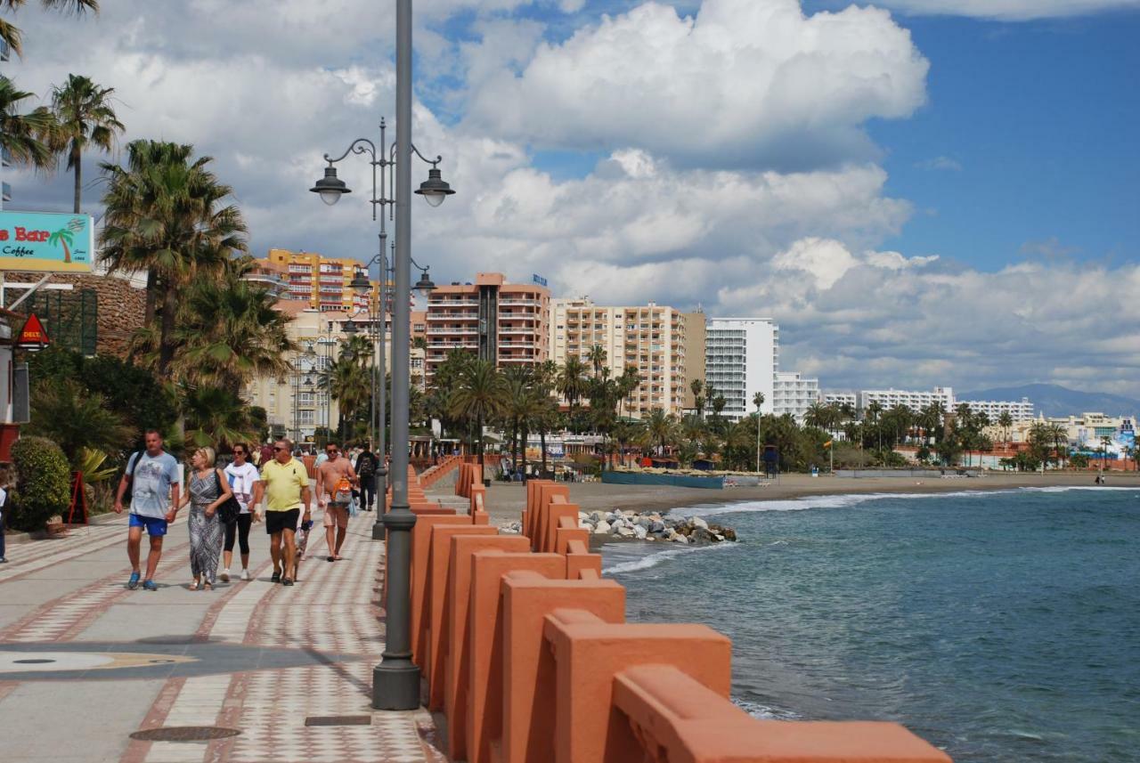 Cozy Apartment With First Line Seaview In Perfect Location, Near The Marina Benalmádena Exteriör bild